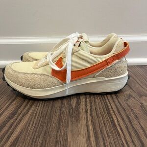 Nike Waffle Debut Women’s Sneakers